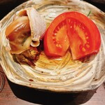 天ぷら たけうち - つぶ貝とトマトと水菜のうま煮