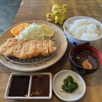  とんかつ八千代 - とんかつ定食　1,300円(税込)