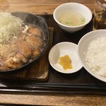 肉食堂 最後にカツ。 - 