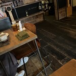 CAFE KESHiPEARL - 皆さん各々に静かな時間を過ごしています。ご褒美ひとり時間、大切ですね•*¨*•.¸¸♬︎