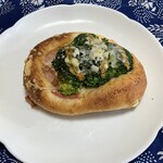 パン工房 ふるる - 料理写真:ブロッコリーピザ