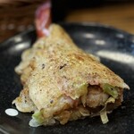 法善寺横丁 やき然 - もちッとした山芋生地とソース&マヨが合うよね