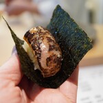 立ち食い寿司 極 - ◇鰯 手巻き
            海苔がパリッと香りを添え、シャリと同化して溢れ出す香りと旨味が際立つ手巻き！