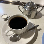 Hiyoshi - コーヒーのミルクは濃厚でたっぷり