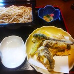 JINYA - 地魚「せいろ蕎麦＋地魚天ぷらセット、1,000円」天ぷらは、シイラ、カマス、黒鯛の天ぷらでした。