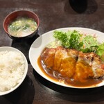 洋食の朝日 - ブタヘレチーズ焼と女性ご飯