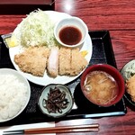 とんかつ六角箸 - カムイ豚カツ上＋メンチカツ