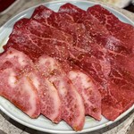 炭火焼肉ホルモンさわいし - 