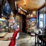 シガークラブ加納 - カウンター席とテーブル席