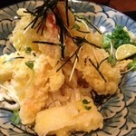 長寿饂飩　つるかめ - 海老と揚げ餅のぶっかけうどん780円