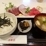 ビストロ茶葉蘭 - 特注の鰹のお刺し身定食
