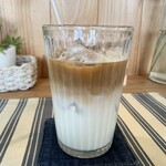 フミキリCAFE - 食前にお願いした「アイスカフェラテ」♡