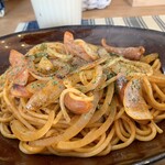 フミキリCAFE - ウインナーと玉ねぎたっぷりの美味しい「ナポリタン」！