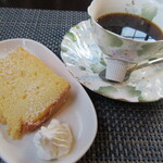 cafe Chocott - セットのシフォンケーキとコーヒー