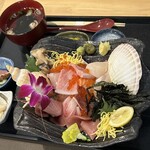 Onagawa Uoichiba Shokudou - わかりにくいけど海鮮丼　ボリュームたっぷり4,000円