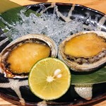 魚･炭･酒 おはし二日町 - 活あわび炭火焼き