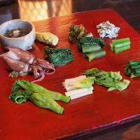 たでの葉 - 山菜盛り合わせ