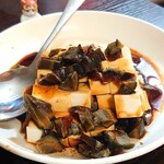 中華料理 祥龍房 - ピータン豆腐は全てが細かく切り過ぎのような？w