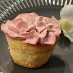 Blue Moon Flower&Cafe - フラワーカップケーキ（フランボワーズ味） 