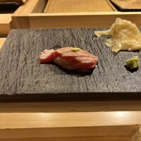 SUSHI TOKYO TEN、 新宿ニュウマン店 - 炙りトロ