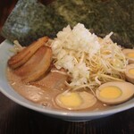 NAGAHAMAらーめん - 得盛らーめん　トッピング沢山のお得ならーめん