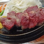 焼肉・ｽﾃｰｷ みーとがぁでん - 