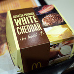 McDonalds - 「クォーターパウンダー ホワイトチェダー」のお箱。
