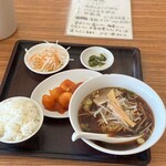 鴻運 - 料理写真:日替わりランチ　800円