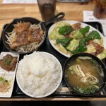 わ楽 - ハーフ&ハーフ定食(回鍋肉•豚バラニンニク焼き)