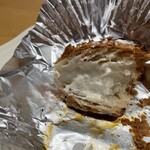 シュークリームと焼き菓子ベイクン - ブリュレワッサンシュー　断面