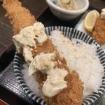 めしと酒 高ひろ - エビフライにタルタル