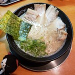 とんこつラーメン 樹々 - とんこつチャーシュー1,180円