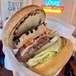 Louis Hamburger Restaurant - あん肝チーズバーガー