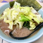 横浜家系ラーメン 田中 - ラーメン＋キャベツ