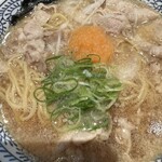 Marugen Ramen - ネギ、大根おろし