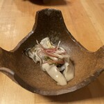 Minamikashiwa Shunno Sengyo To Shiki No Jizake Sushi No Isoichi - 生ガキのなめろう　※蒸して潰した牡蠣味噌と茗荷の爽やかさがぷりぷりの牡蠣の味を引き立てます。