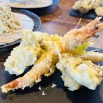 そば草香 - 豪華な天麩羅盛り
