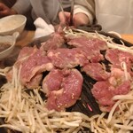 羊肉炭火焼 肉汁屋 - 