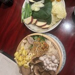 火鍋三田 成都 - お野菜とキノコたち