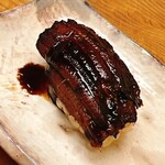 鮨おばな - 焼き穴子。この焦げ臭い一歩手前の濃ゆい味付けが好き