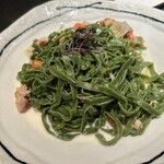 37 PASTA - 有田鶏とゆず胡椒のクリームソース　ほうれん草フェットチーネ