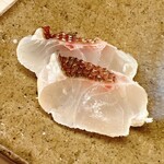 鮨おばな - 村公一の真鯛。皮は湯引き