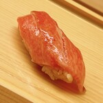 鮨おばな - 大トロ。萩の定置網です