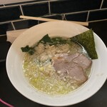 オデン アンド バー　ヤマ - 塩らーめん背脂多め大盛り¥800-