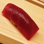 鮨おばな - 萩の定置網に捕まった赤身。これから産卵にために南に向かうところでした