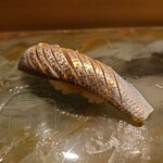 京極寿司 - ◯コハダ
      軽く柚子が掛けられていて
      酢締めされてるコハダ
      
      嫌な味わいもなく安心して
      コハダの旨味がジンワリと感じられる