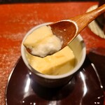 京極寿司 - 香ばしく焼かれたクリーミーで濃厚な旨味の白子と
      下に行くほどだんだんと味わい深くなるチーズな
      爽やか感と濃厚さある旨味が茶碗蒸しと合ってるよねえ♪