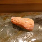 京極寿司 - ◯能登の寒ブリ
      10日熟成してあるとの説明
      
      これも旨味がシッカリと舌に広がり
      脂の甘味（旨味）が凄いねえ❕
      
      この余韻をずっと味わっていたい♪