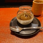 京極寿司 - ◯ほうじ茶のブランマンジェ
      ほうじ茶の苦み、渋みと下のプルプルで旨味豊かで
      まろやかさのあるブランマンジェが
      いい対比になっていて美味しい