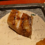 京極寿司 - 皮がパリっと焼けてて脂もシッカリと乗ってて
      これは日本酒が要る❕(笑)
      
      大根おろしには大根の甘味感がシッカリとあった